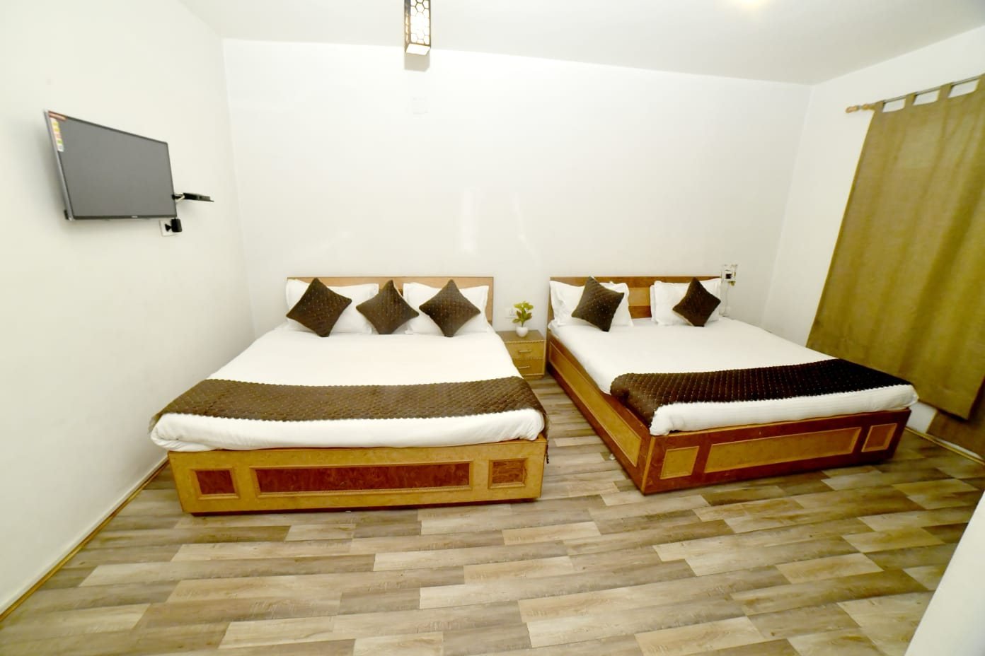 Quad room