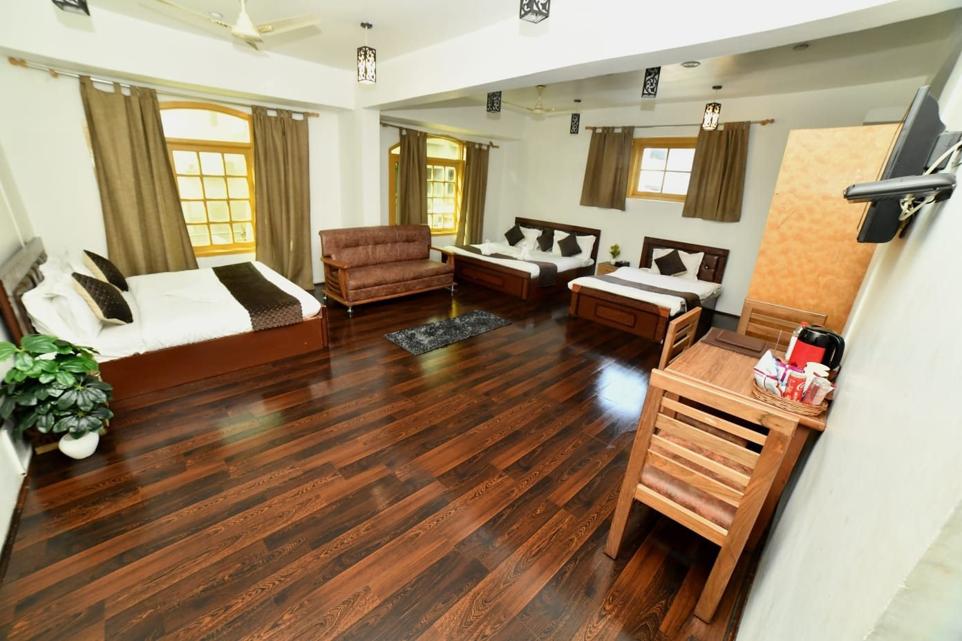 Quad room with twin beds